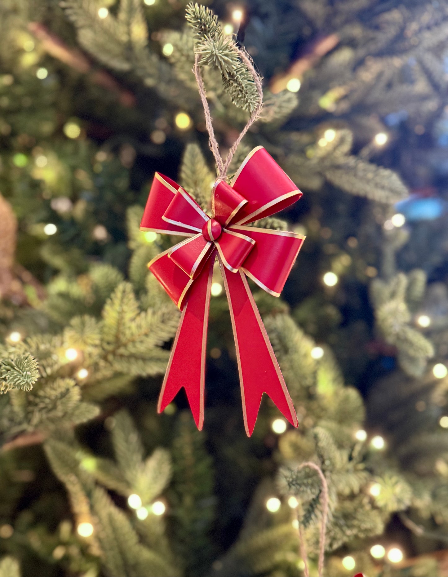 Christmas Red Metal Bow Baubles – Metal Christmas Tree Decoration in Red Velvet and Painted Red