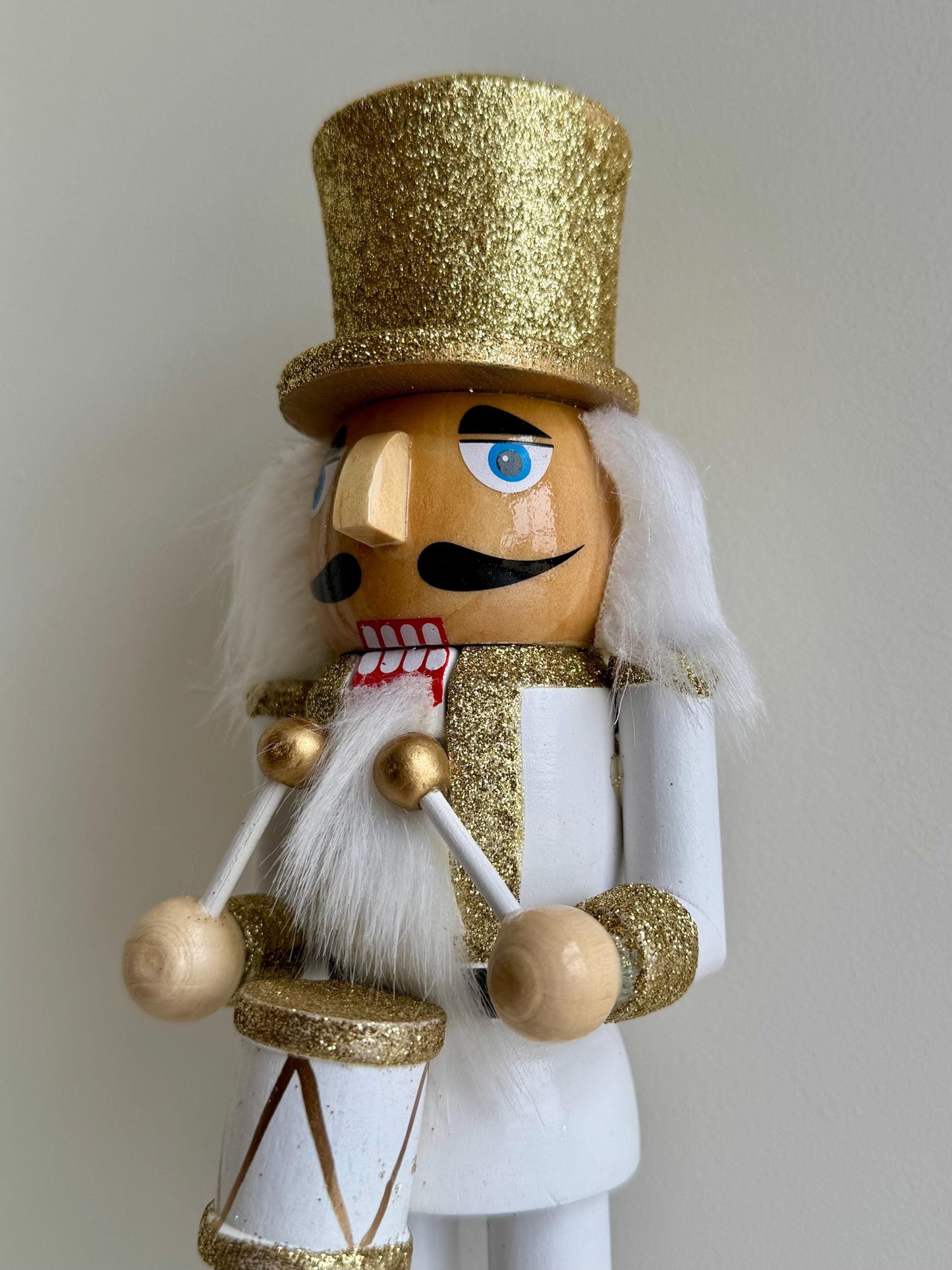 Hand Painted 25cm White & Gold Nutcracker - Classic Wooden Decoration