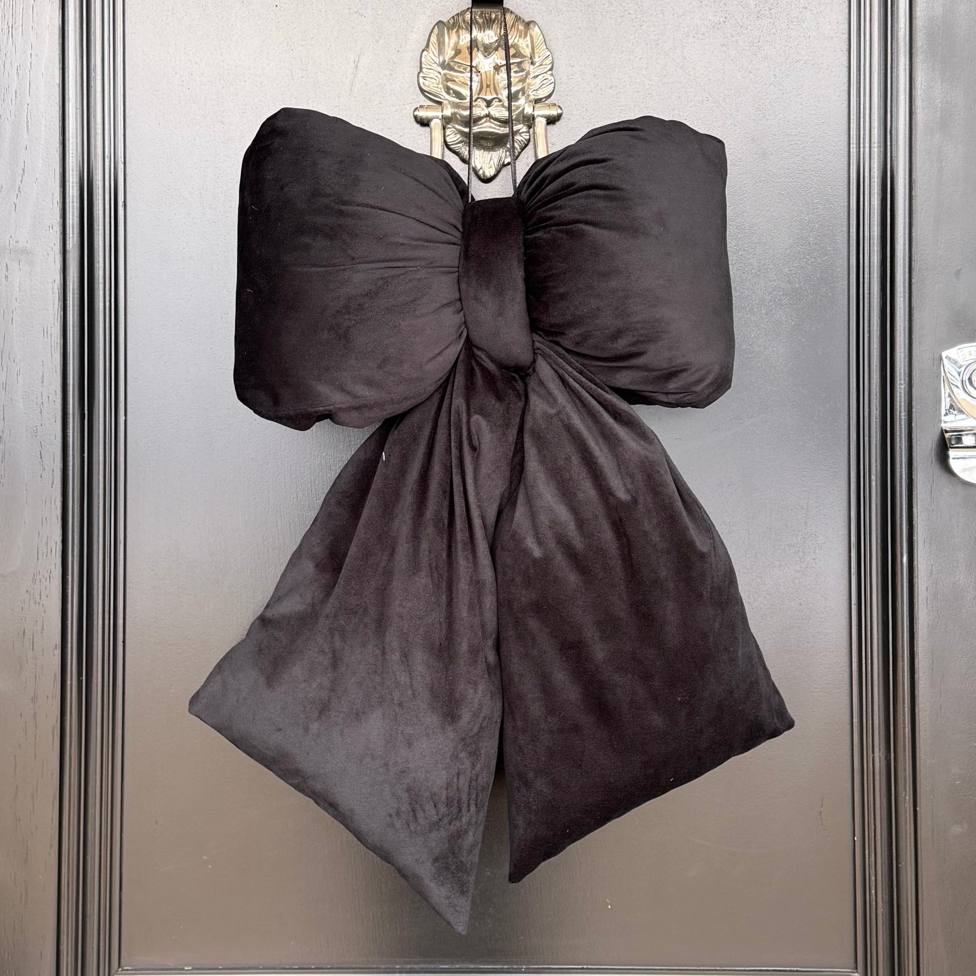 Elegant Plush Bow in Black – Extra Large, Large, Medium – Large (35cm)