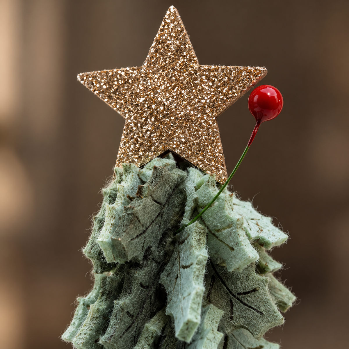 Large Felt Holly Christmas Tree with Star – 40cm