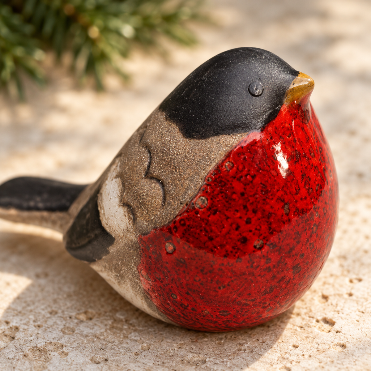 Ceramic Robin Ornament – 8cm Bird Decoration