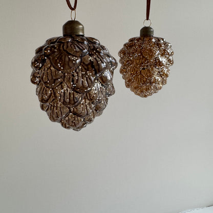 Glittered Pinecone Bauble in Brown and Tan – Tan