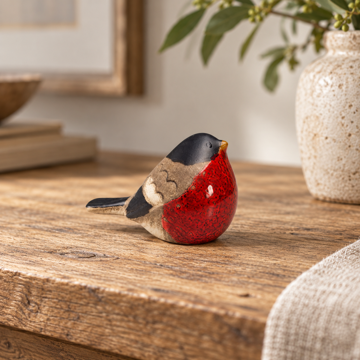 Ceramic Robin Ornament – 8cm Bird Decoration