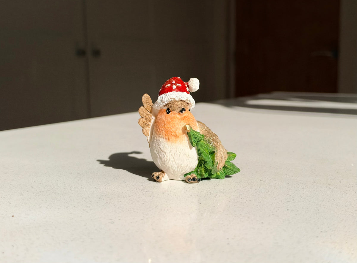The Woodland Robin – Resin Robin with Christmas Tree Ornament, 7cm