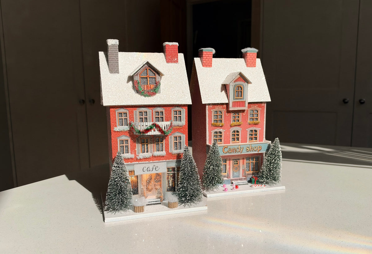 The Christmas High Street – Light-Up Café & Candy Shop Decorations