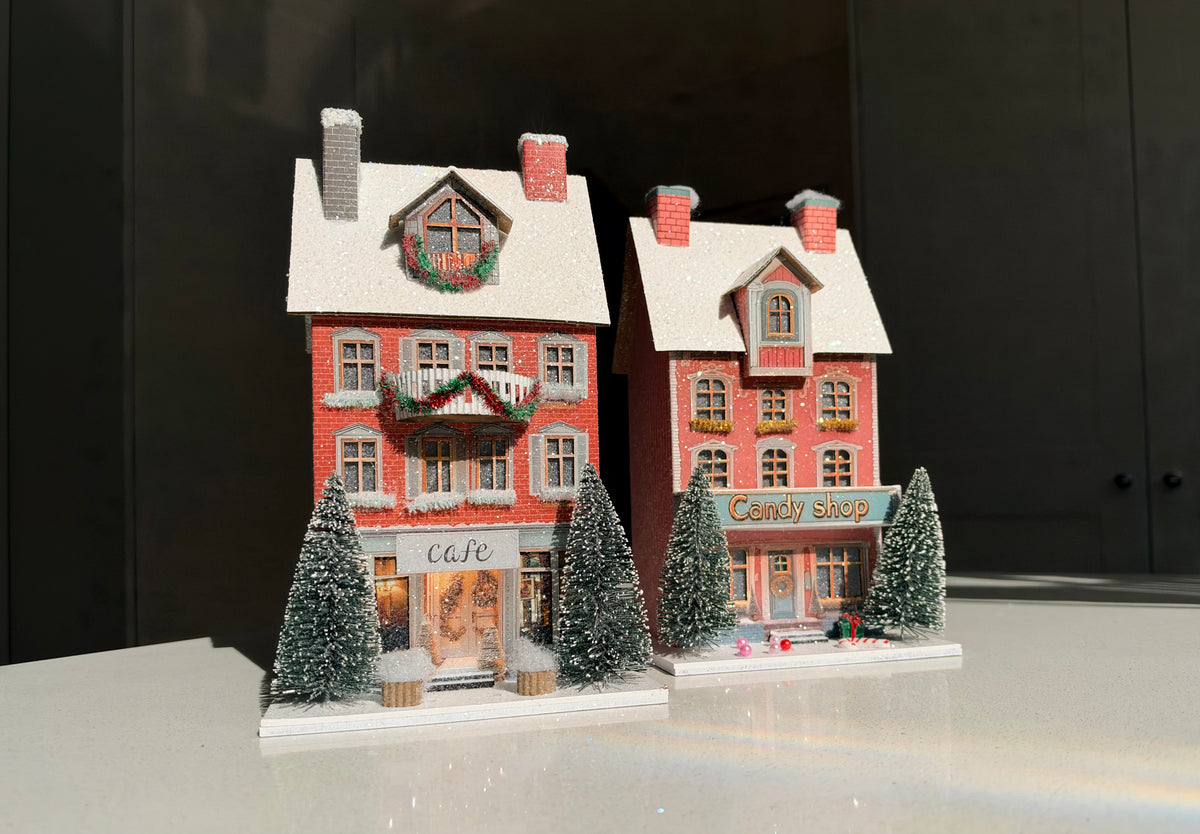 The Christmas High Street – Light-Up Café & Candy Shop Decorations