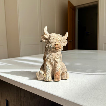 Rustic Sitting Highland Cow Ornament – 18.5cm