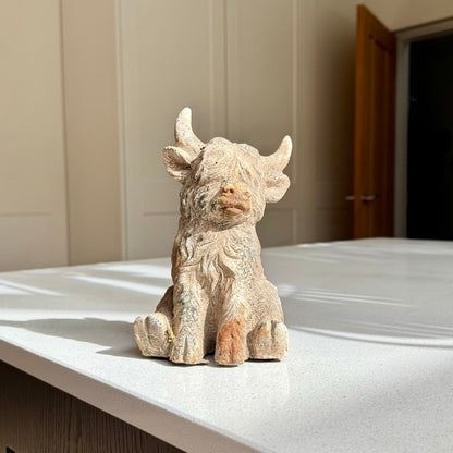 Rustic Sitting Highland Cow Ornament – 18.5cm