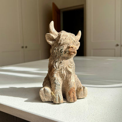 Rustic Sitting Highland Cow Ornament – 18.5cm