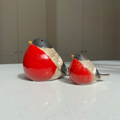 Medium Ceramic Robin Ornament – 10.6cm