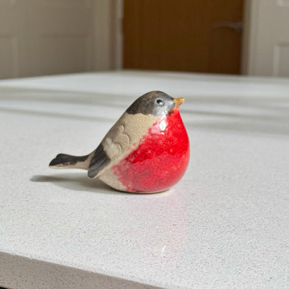 Medium Ceramic Robin Ornament – 10.6cm