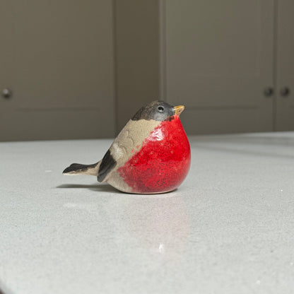Medium Ceramic Robin Ornament – 10.6cm
