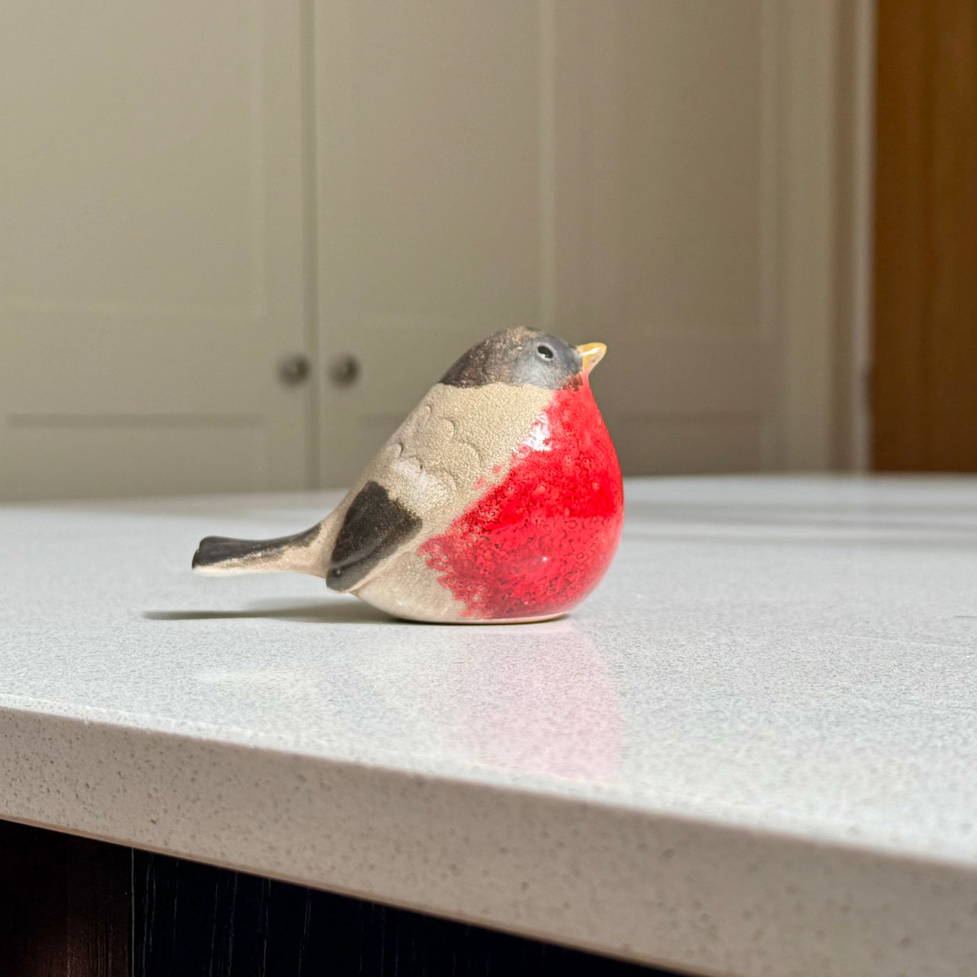 Medium Ceramic Robin Ornament – 10.6cm