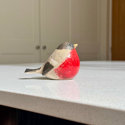 Medium Ceramic Robin Ornament – 10.6cm