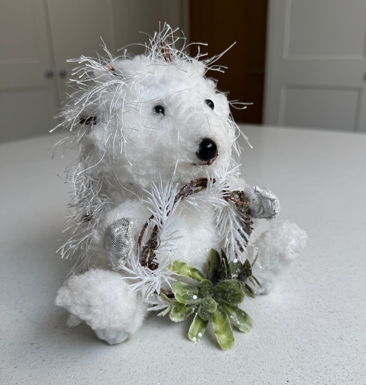 White Festive Hedgehog Ornament Holding a Wreath – 17cm
