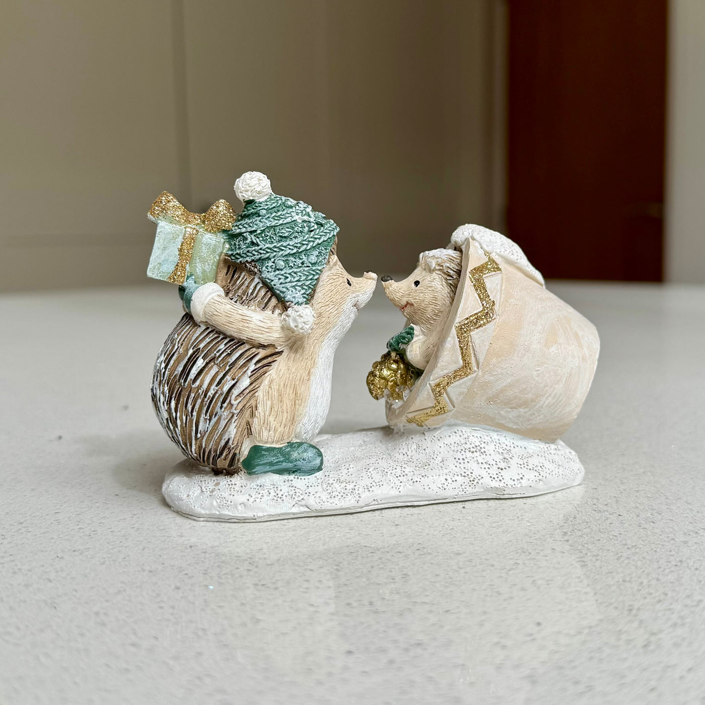 Festive Hedgehog Gift-Giving Christmas Ornament – 12cm