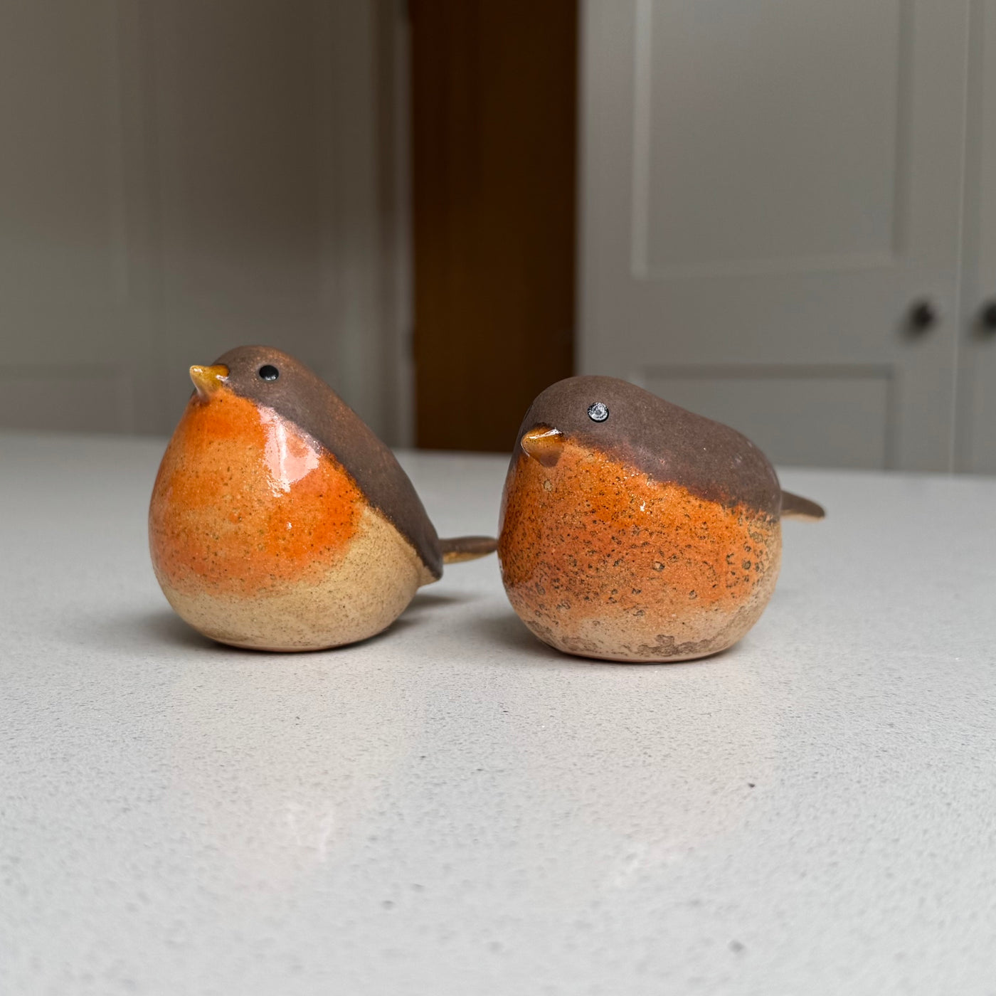 Medium Orange-Breasted Ceramic Robin Ornament – Two Poses