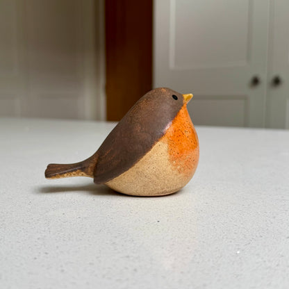 Medium Orange-Breasted Ceramic Robin Ornament – Two Poses