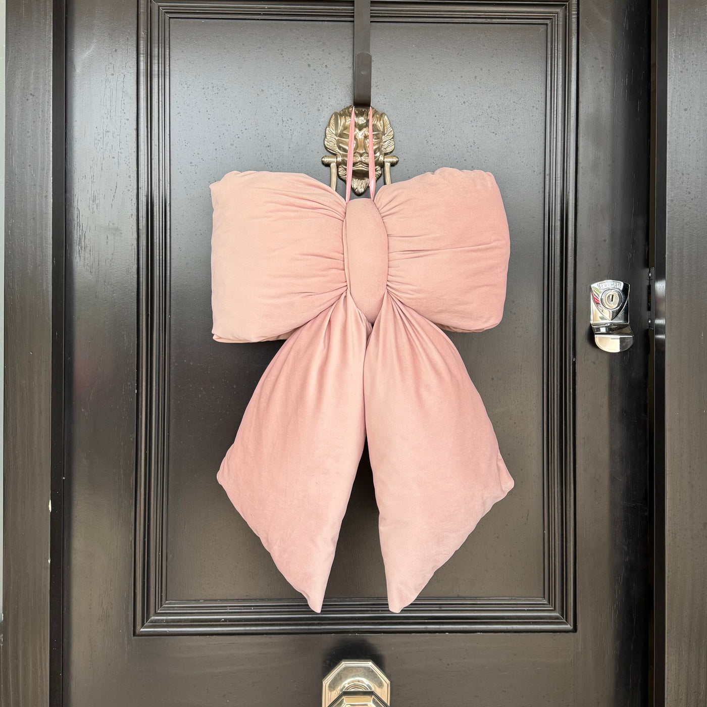 Powder pink velvet plush bow – Large 35cm x 25cm
