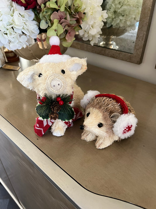 Straw Hedgehog and Piggy