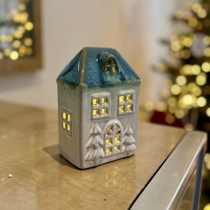 Ceramic Light-Up Christmas Houses with Green Roof – Medium (16cm)