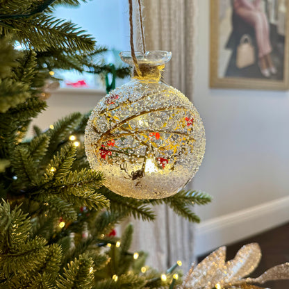 Winterberry light-up snowy glass bauble 10cm – Woollaston White