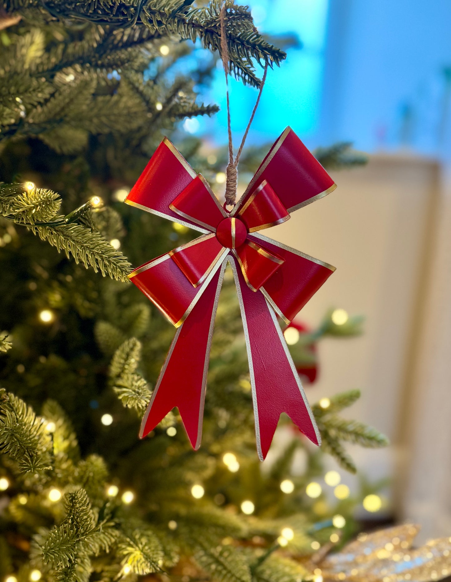 Christmas Red Metal Bow Baubles – Metal Christmas Tree Decoration in Red Velvet and Painted Red