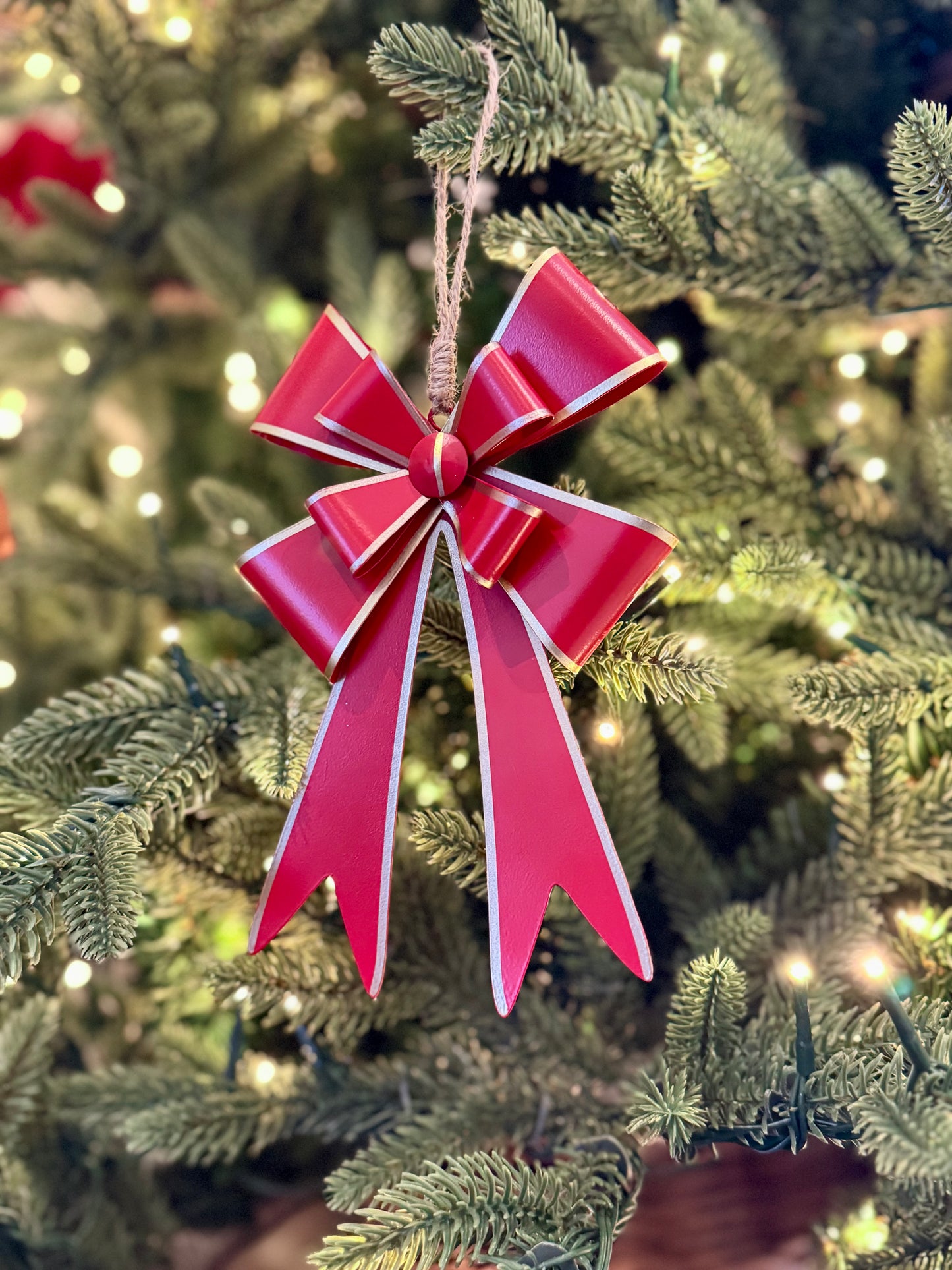 Christmas Red Metal Bow Baubles – Metal Christmas Tree Decoration in Red Velvet and Painted Red