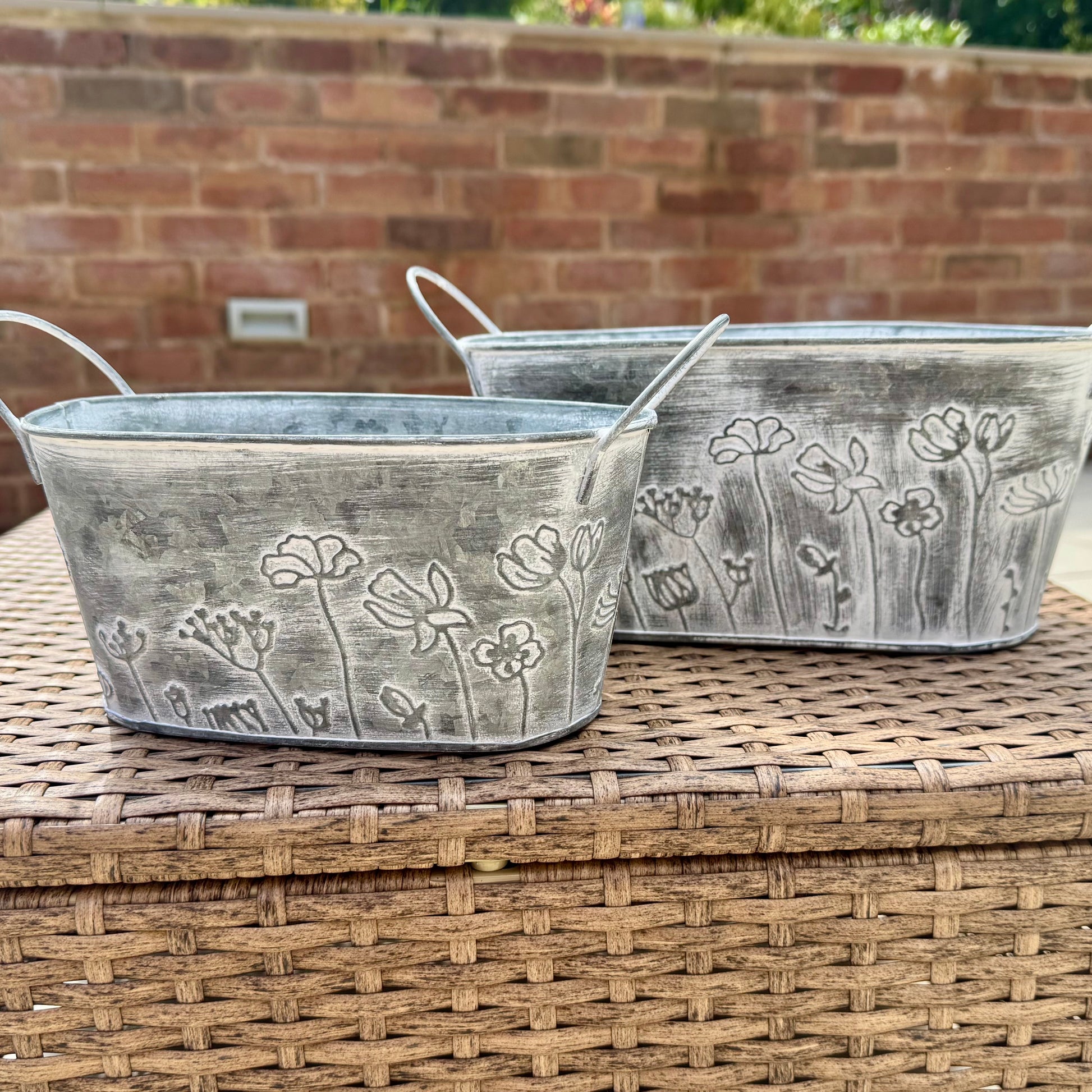Vintage Oval Galvanised Metal Flower Planters – Medium