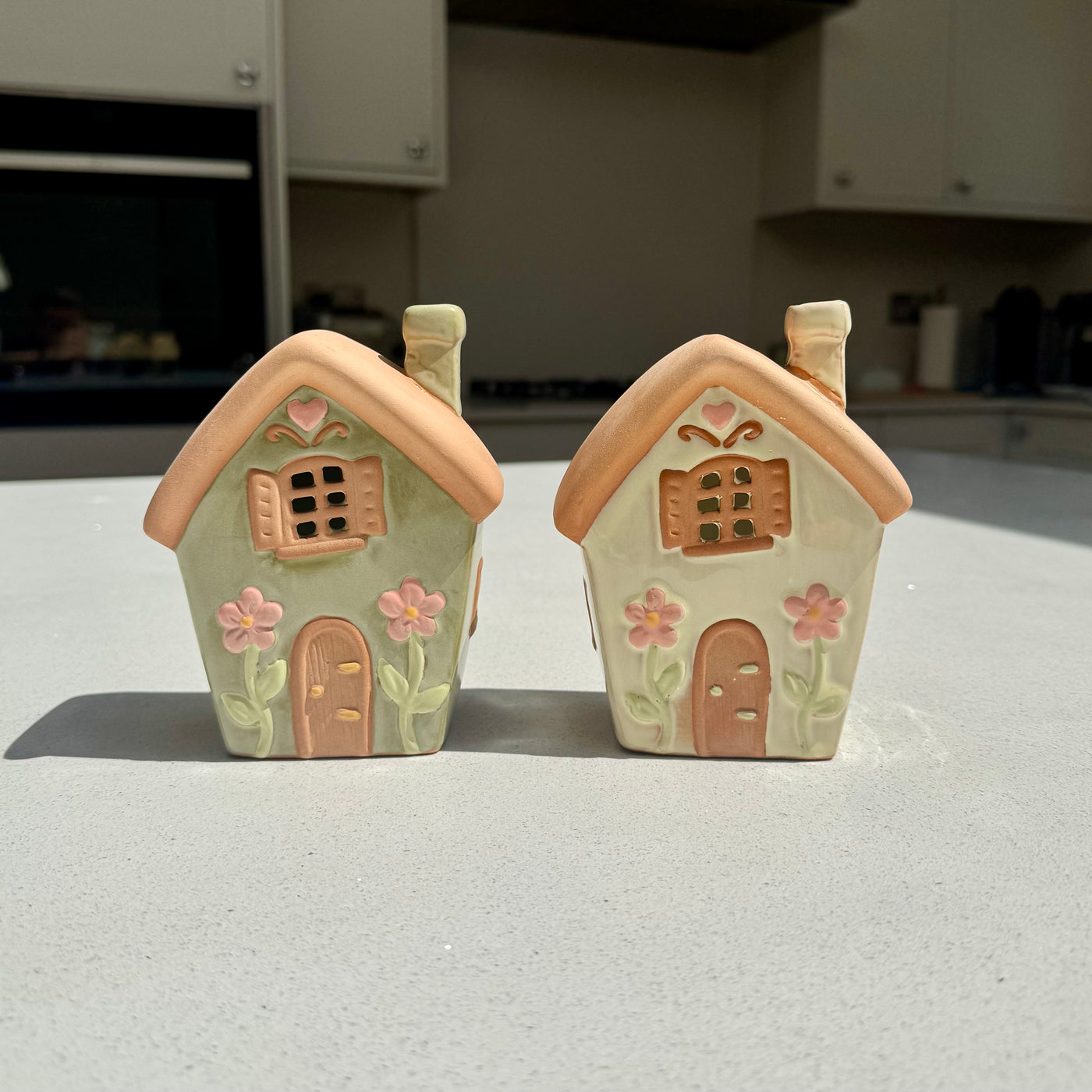 Ceramic Tea Light Houses in Various Colours – Candle Holder – green