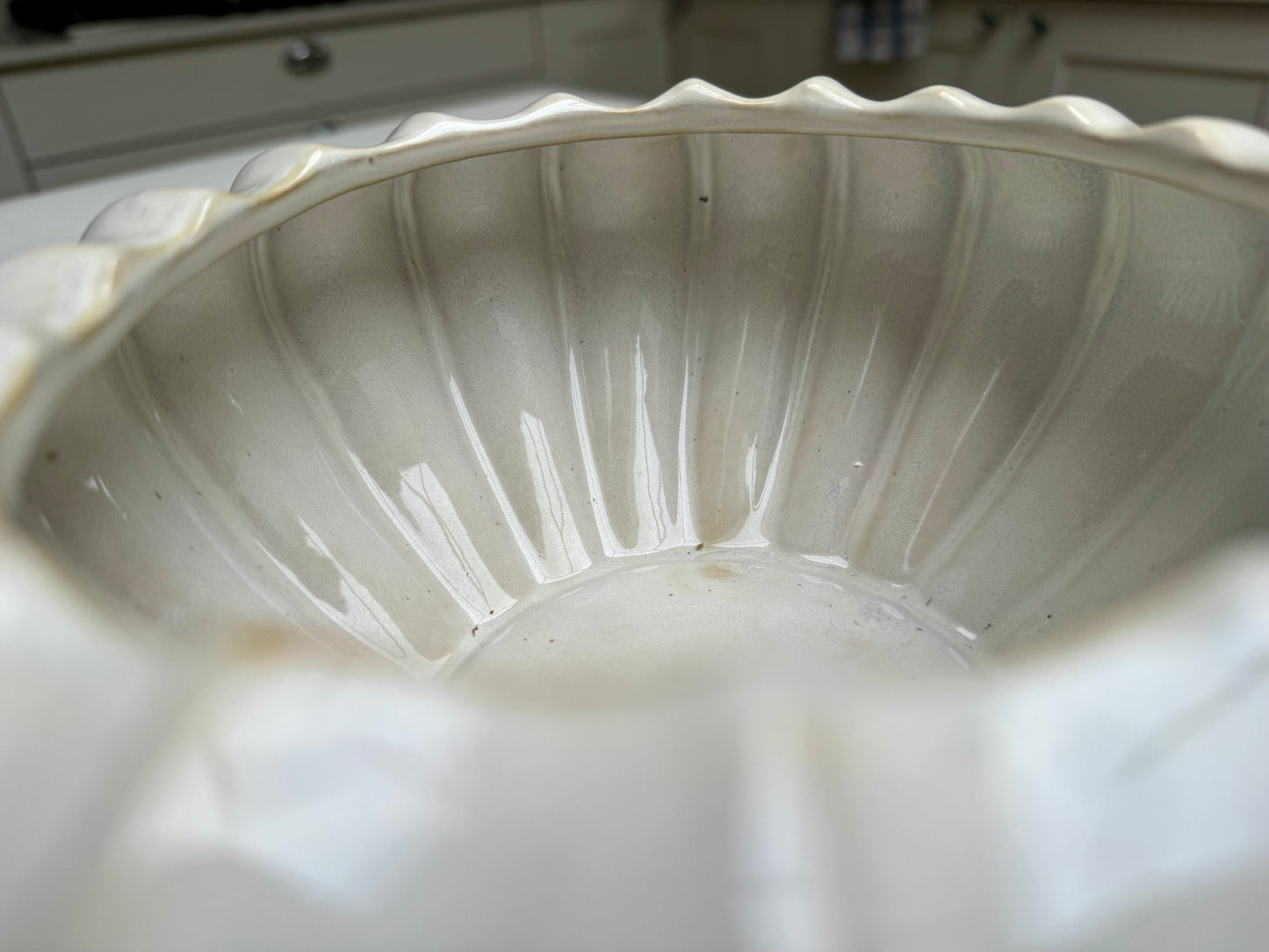 White Ceramic Pod Bowl Vase