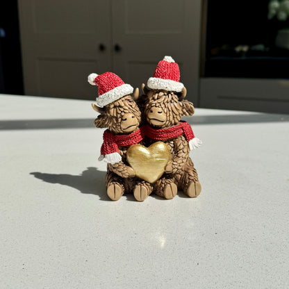 Festive Highland Cow Couple Figurine with Gold Heart