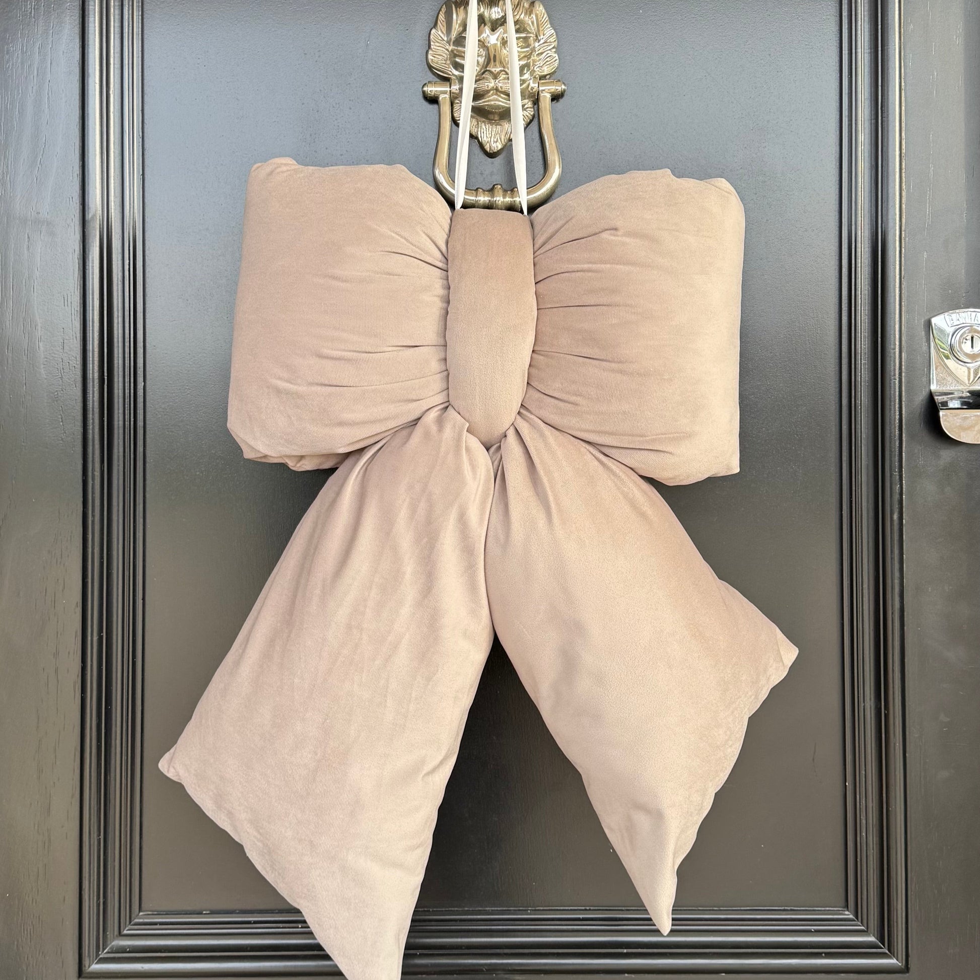 Elegant Plush Bow in Mink – Extra Large, Large, Medium – Large (35cm)