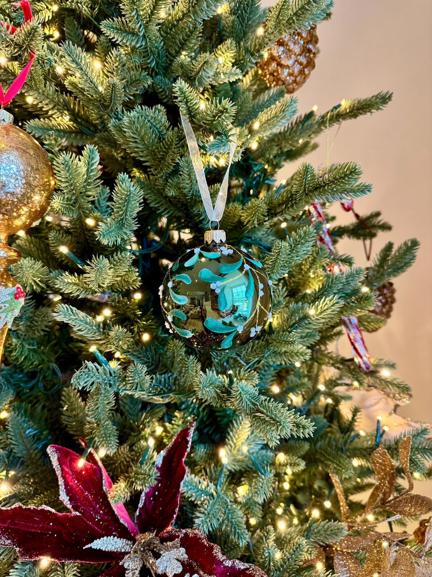 Hand Painted Glass Mistletoe Bauble in Green and Champagne
