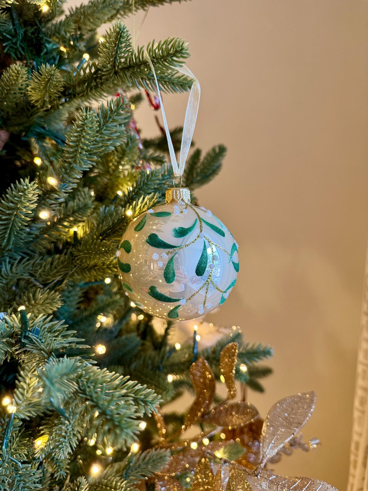Hand Painted Glass Mistletoe Bauble in Green and Champagne