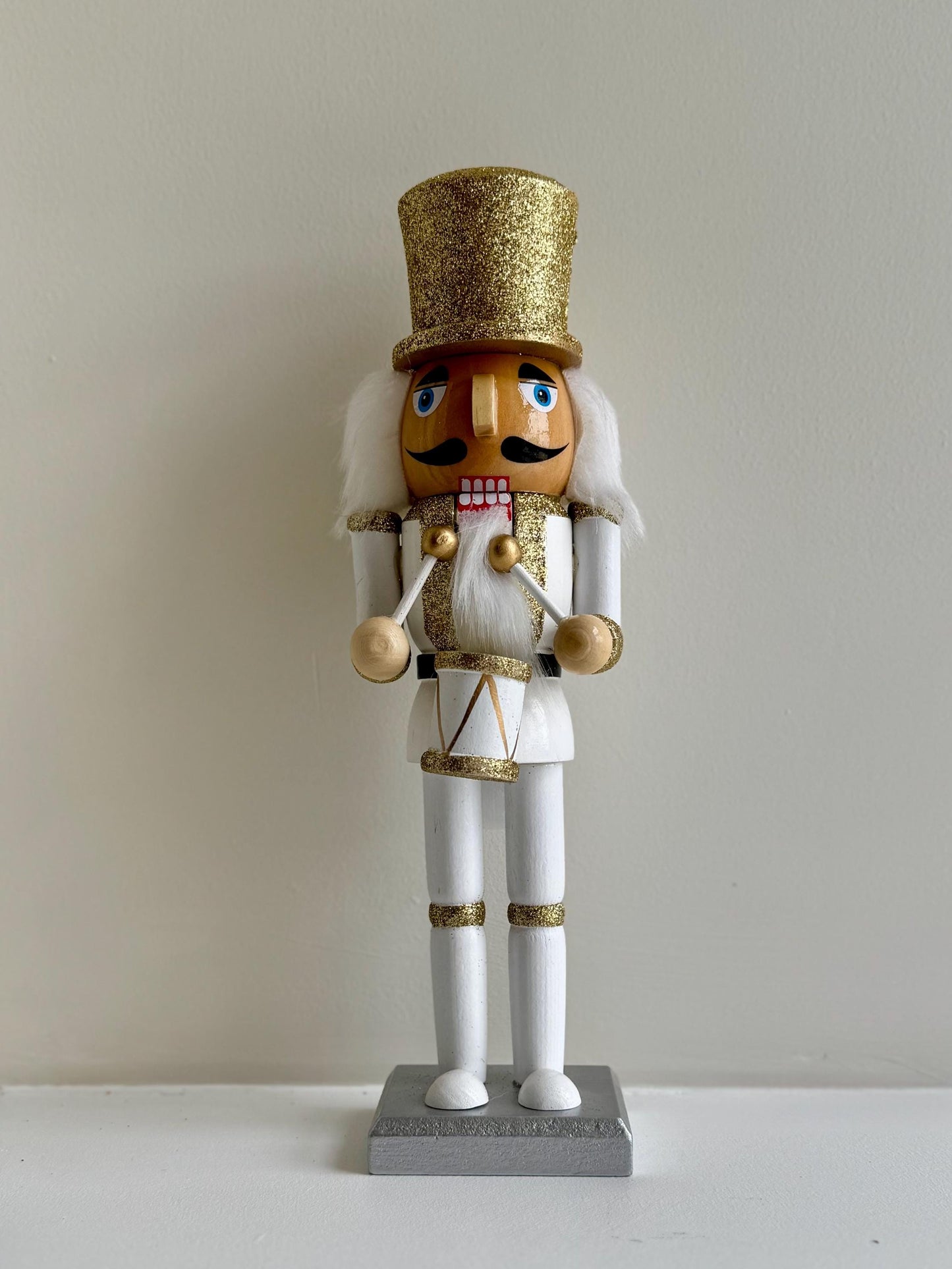 Hand Painted 25cm White & Gold Nutcracker - Classic Wooden Decoration