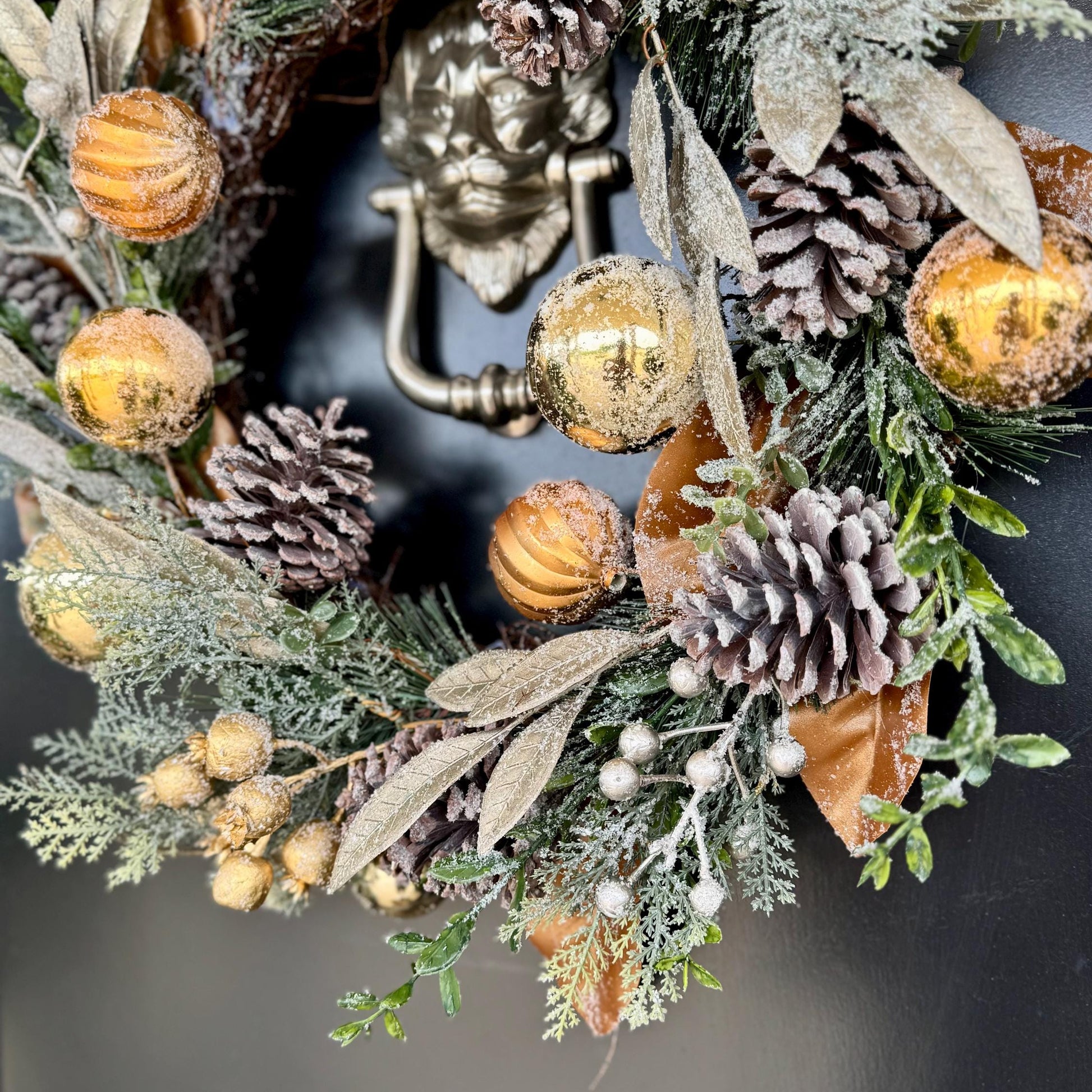 Luxury Gold & Pinecone Christmas Wreath – 50cm Door decoration