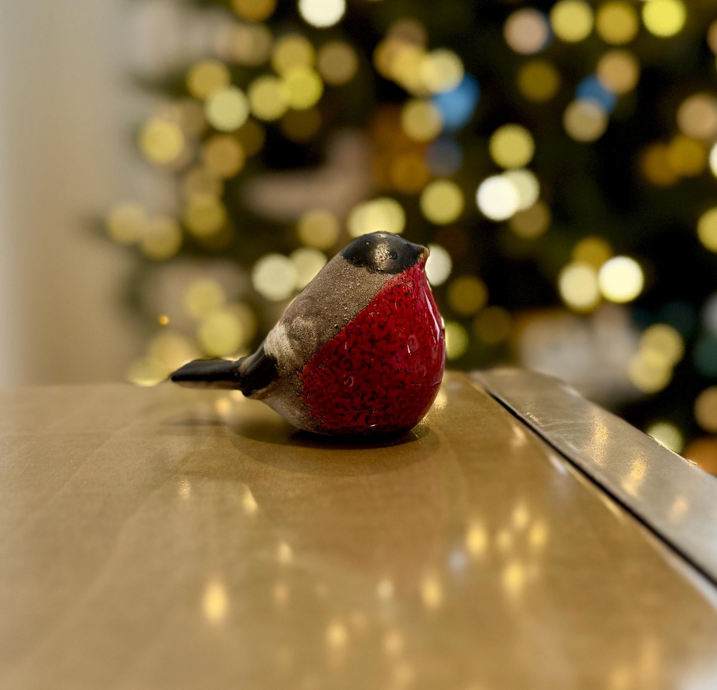 Ceramic Robin Christmas Bauble – 8cm Hanging Tree Decoration