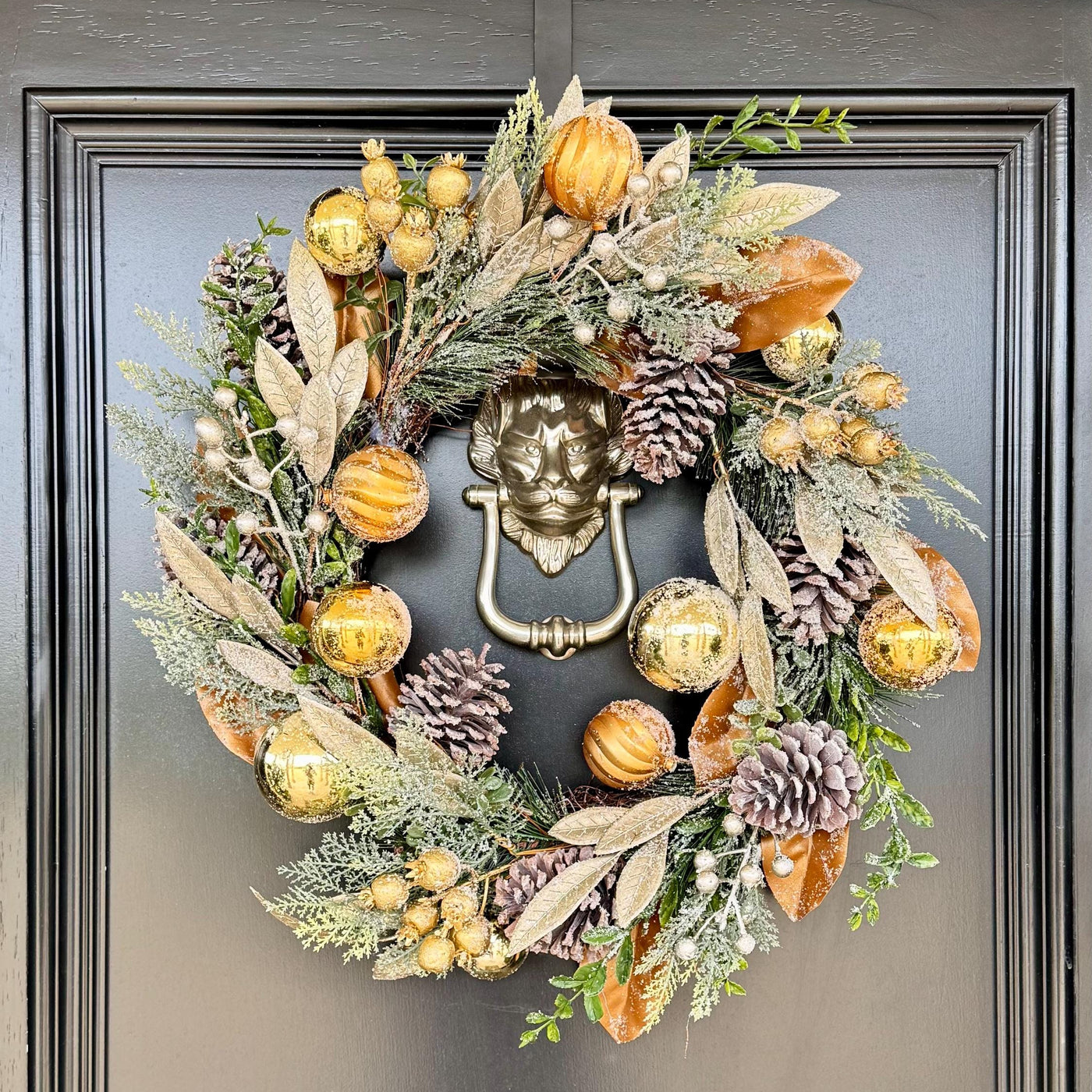 Luxury Gold & Pinecone Christmas Wreath – 50cm Door decoration