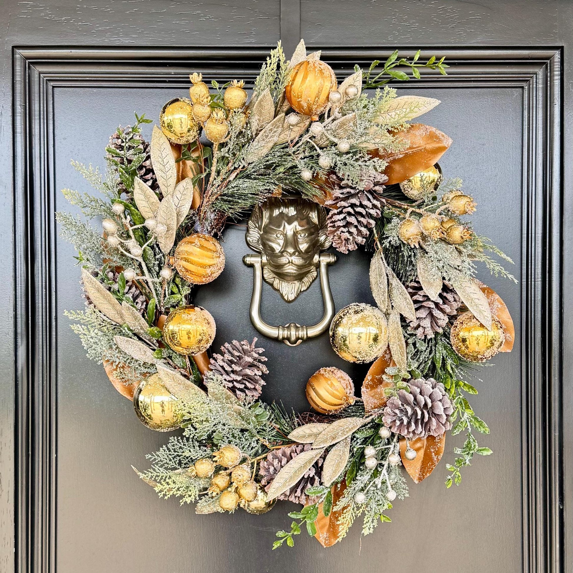 Luxury Gold & Pinecone Christmas Wreath – 50cm Door decoration