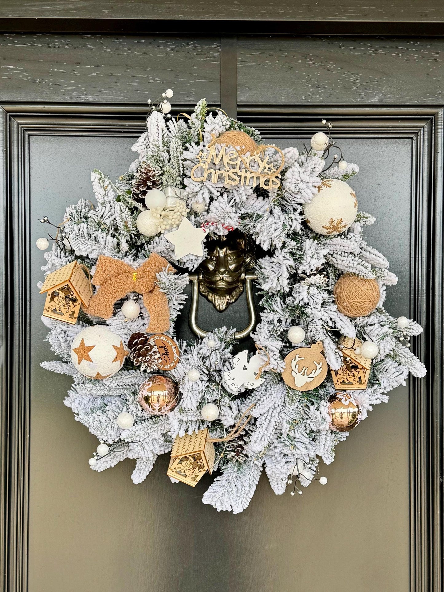 Light Up Snowy Christmas Wreath with Lit Houses - 50cm Door decoration