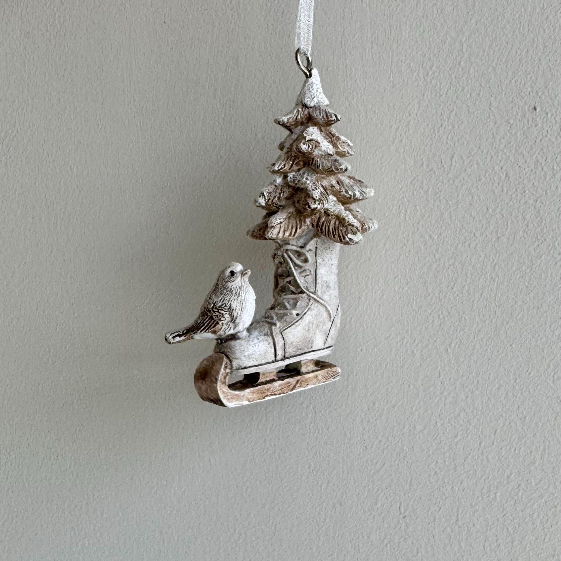 Ice Skate with Robin Christmas Bauble – Rustic Winter Tree Decoration