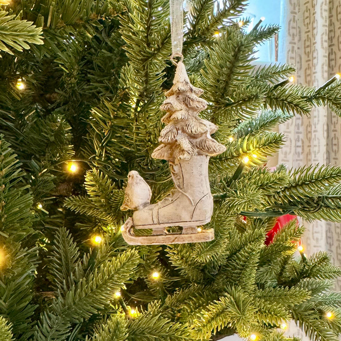 Ice Skate with Robin Christmas Bauble – Rustic Winter Tree Decoration