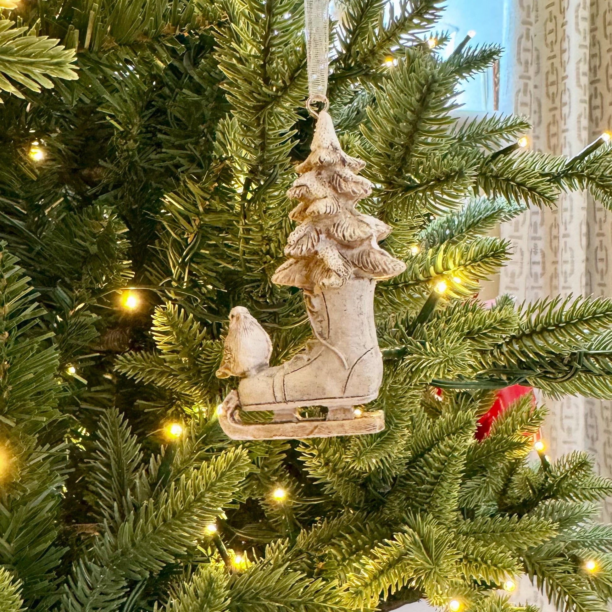Ice Skate with Robin Christmas Bauble – Rustic Winter Tree Decoration