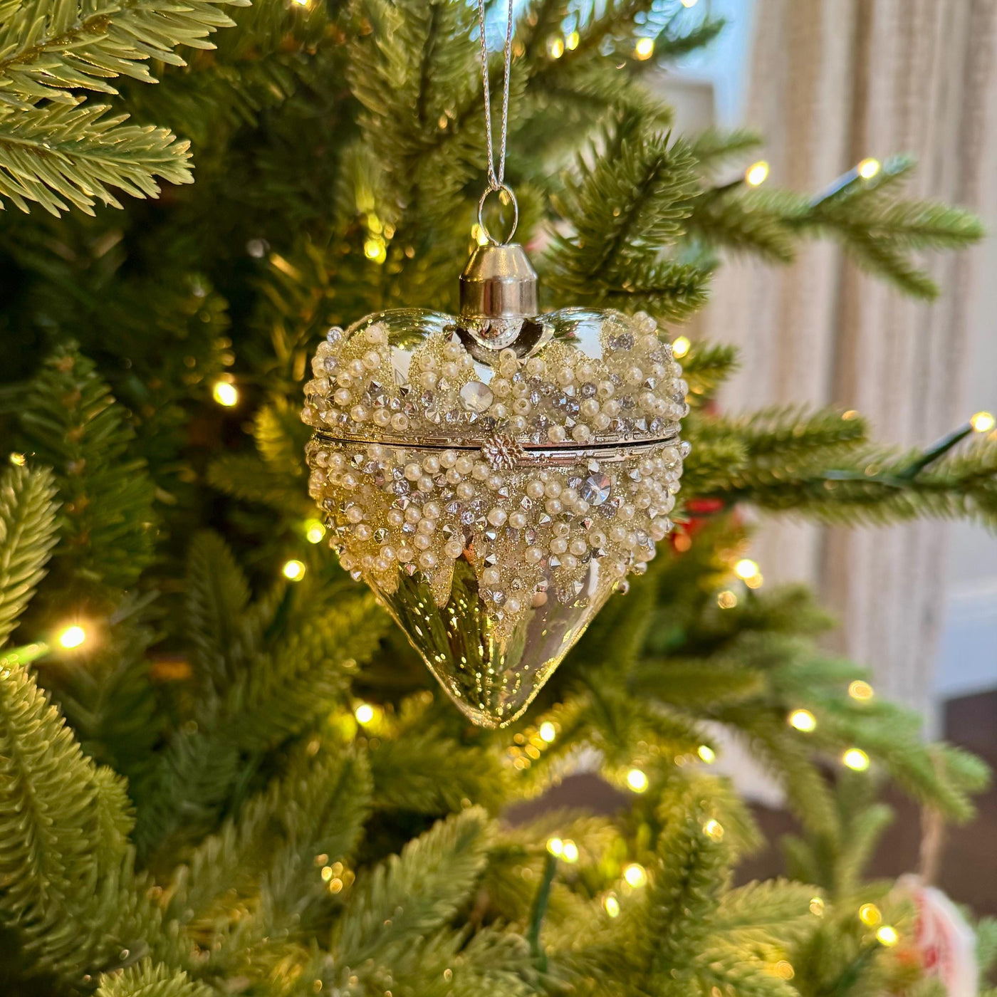 Pearl and bead heart glass Christmas bauble 8cm – Woollaston White
