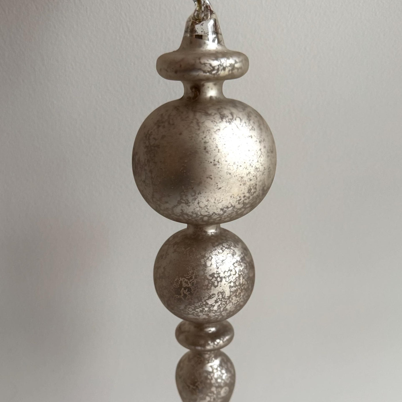 Champagne Mottled Glass Finial Bauble – Luxury Handmade Christmas Ornament