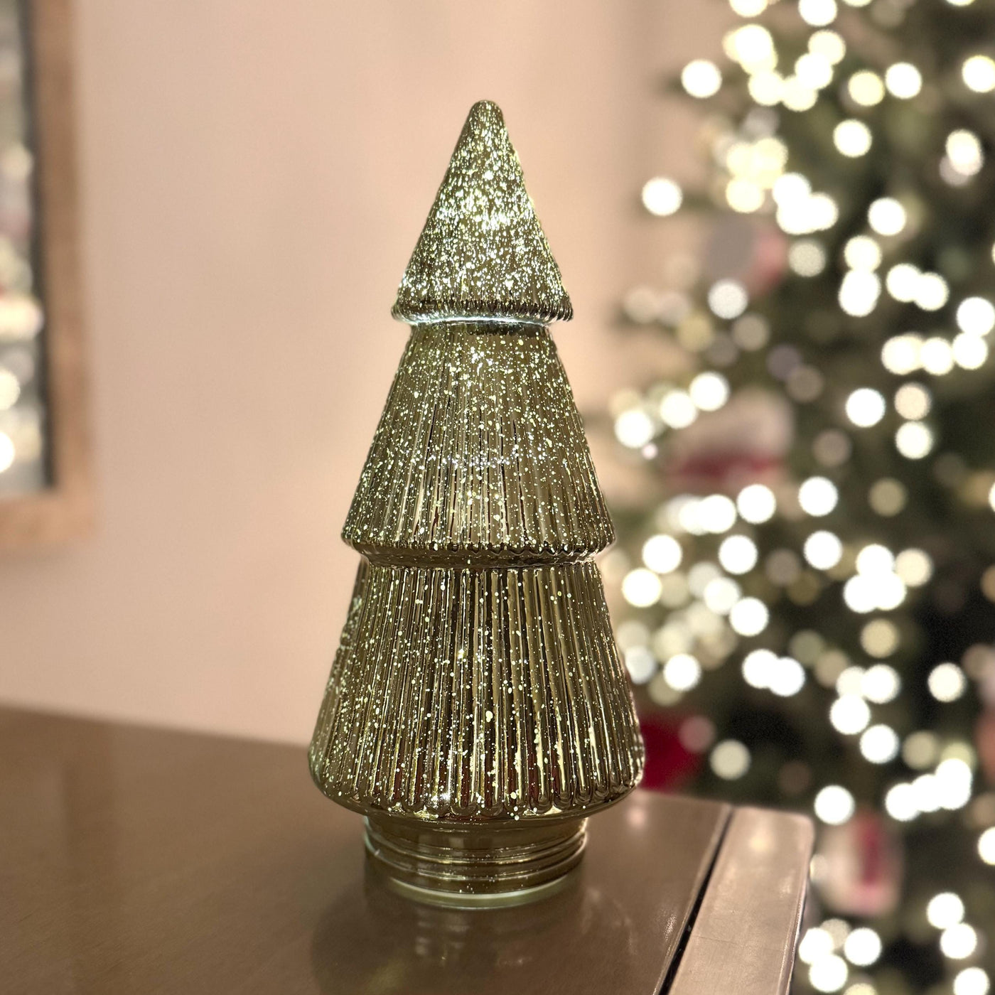Light-Up Ribbed Glass Christmas Tree in Various Colours – Mulberry Purple