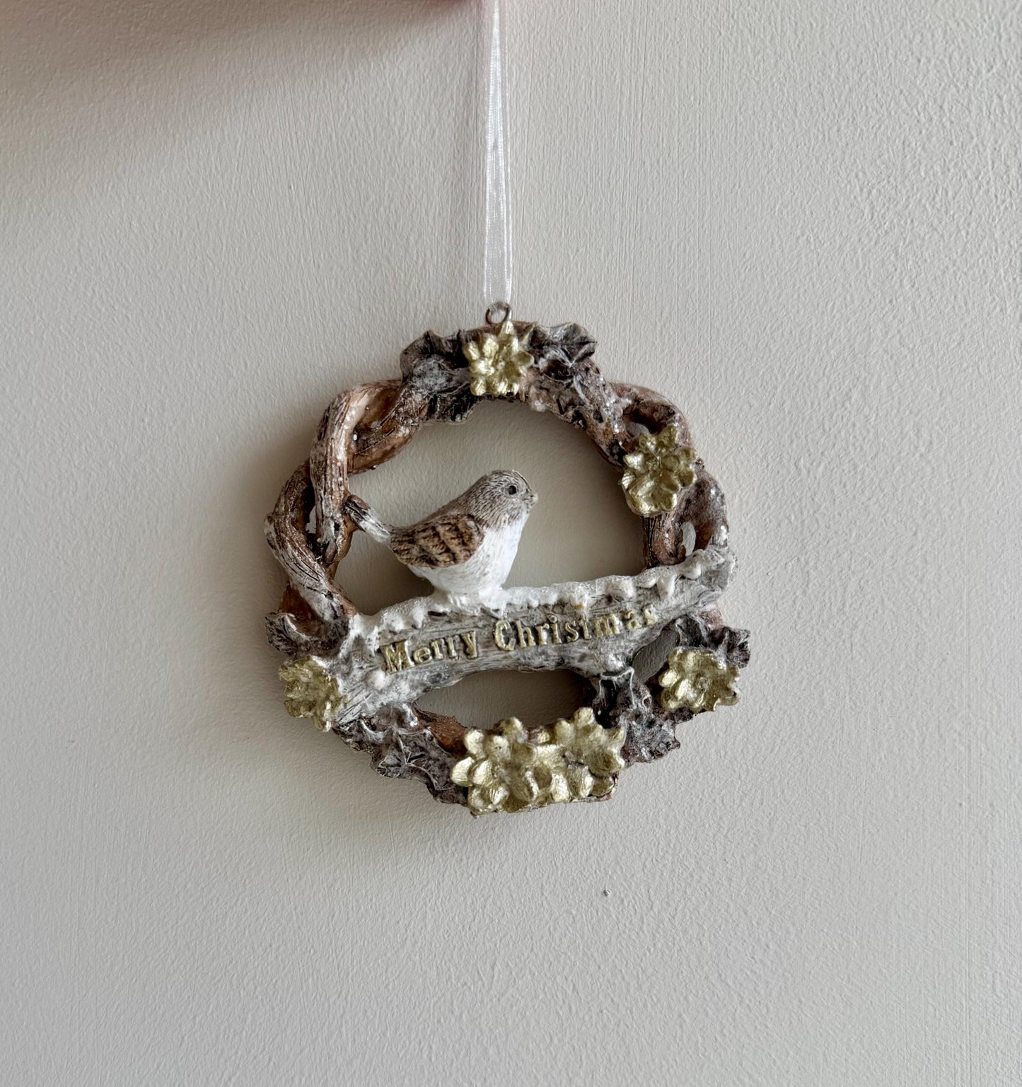 Robin Wreath Christmas Bauble - Glitter Woodland Ornament