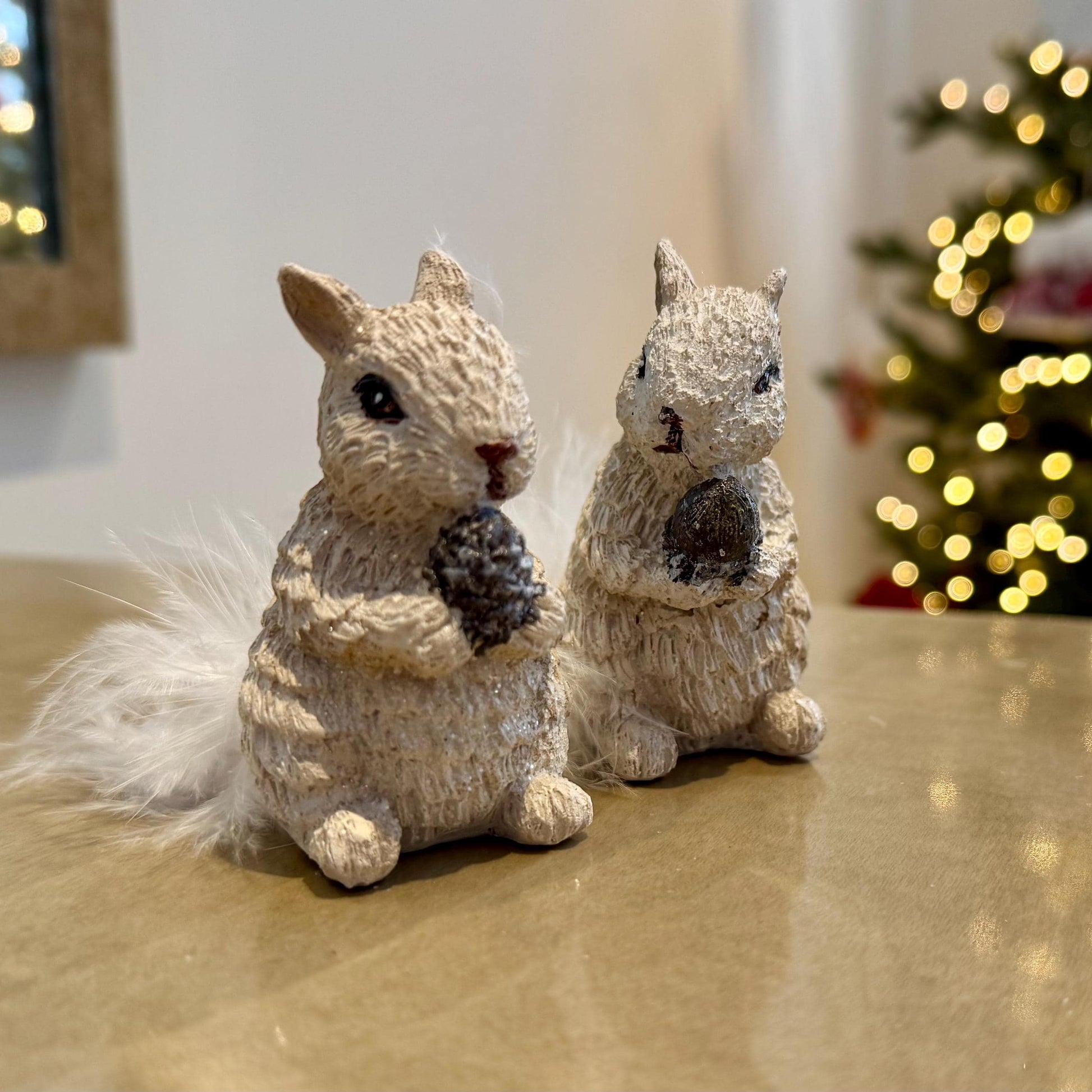 Winter Squirrel Ornaments – Rustic White Christmas Decorations with Pine Cones & Fluffy Tails