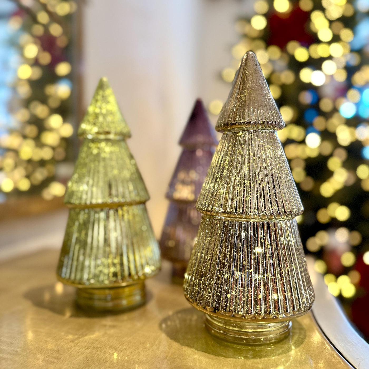 Light-Up Ribbed Glass Christmas Tree in Various Colours – Golden Yellow